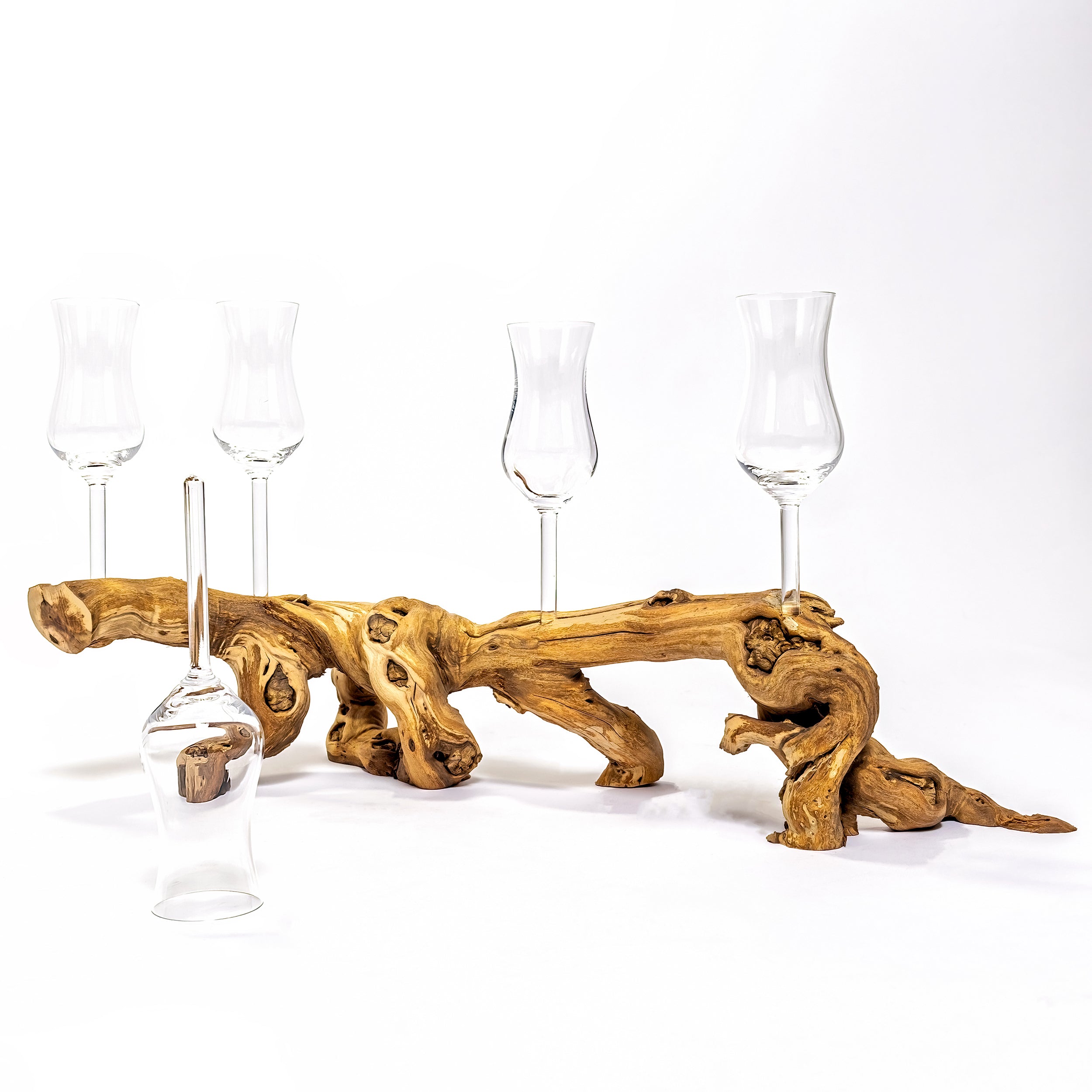 Grappawurzel Schnapsglas ohne Fuß auf Echtholzwurzel