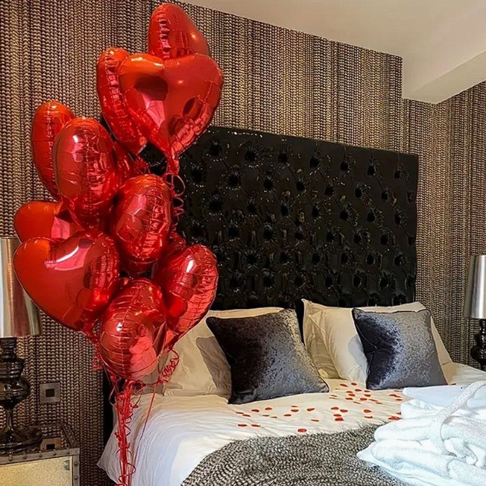25 Stück rote Herz-Folienballons mit je 45cm