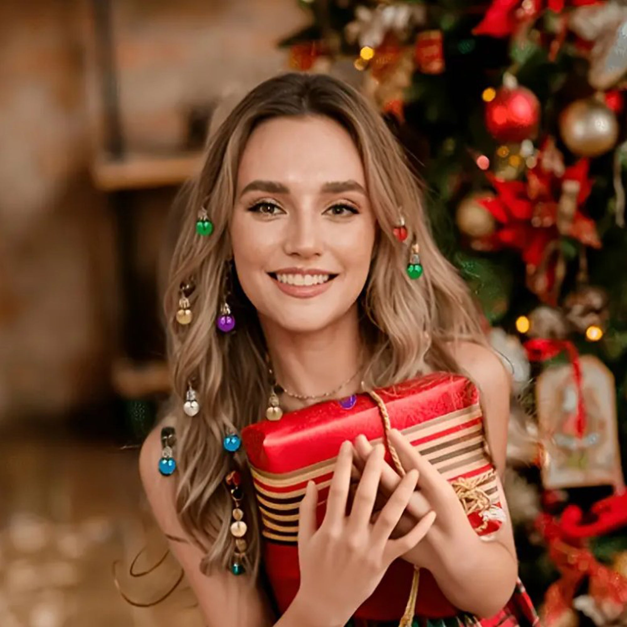10 Bunte Weihnachtskugeln für Bart & Haare – Lustiger Bartschmuck Weihnachten – Mini Weihnachtsdeko für Männer & Frauen – Weihnachts Accessoires mit Clips – Festlicher Spaß & Geschenkidee
