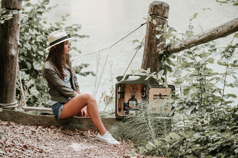 Männerhandtasche mal anders - Die Minibar für echte Jäger