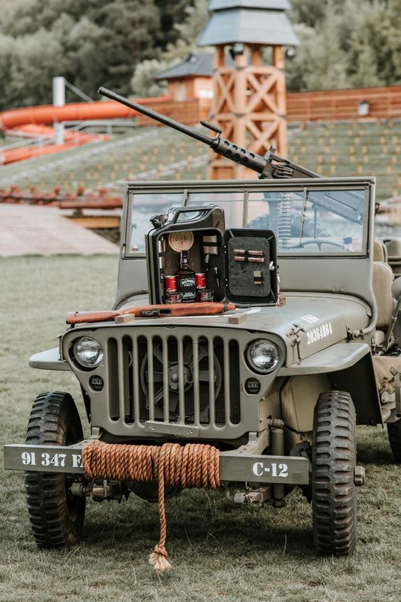 Männerhandtasche mal anders -Real Man Black Edition- Die Minibar für echte Kerle