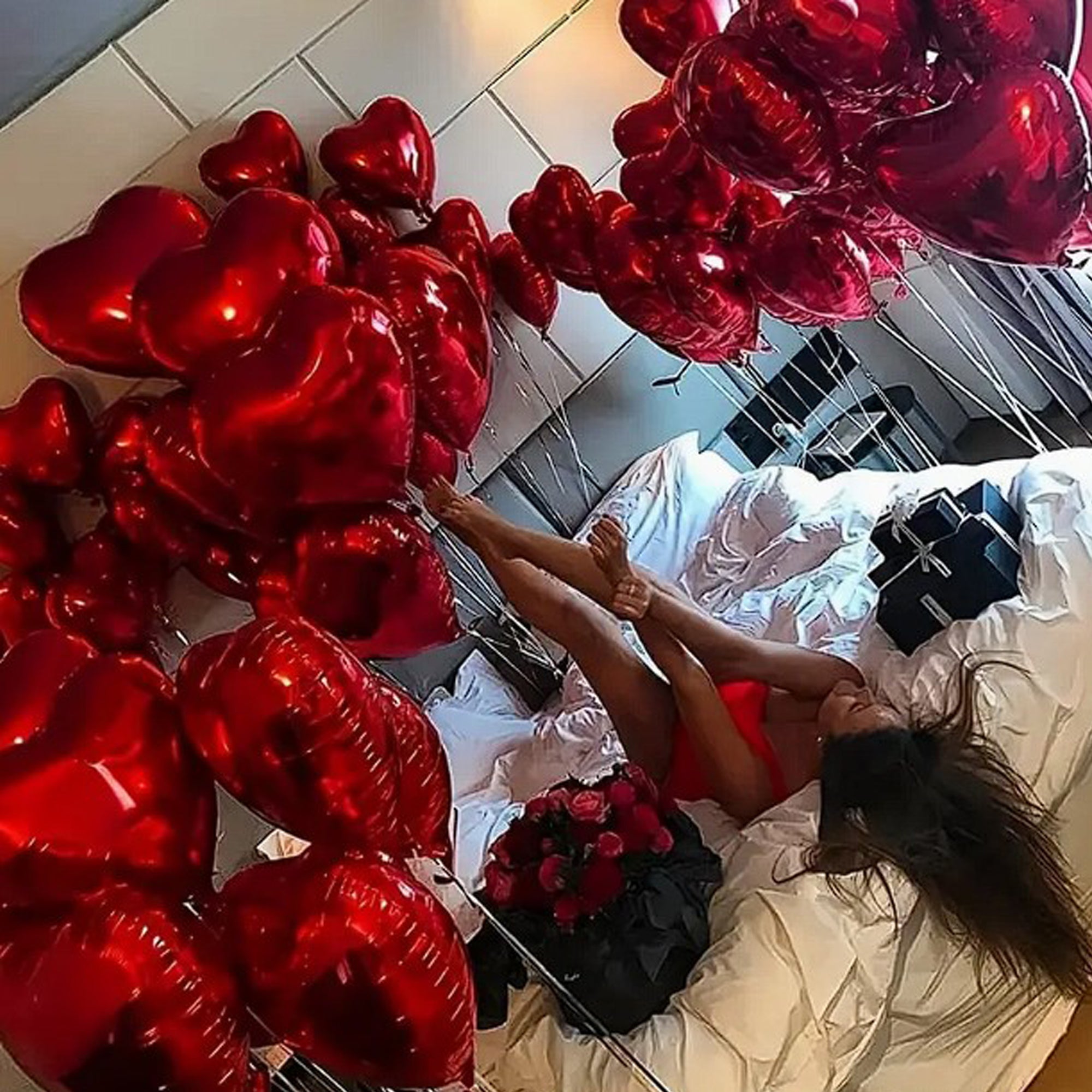 25 Stück rote Herz-Folienballons mit je 45cm