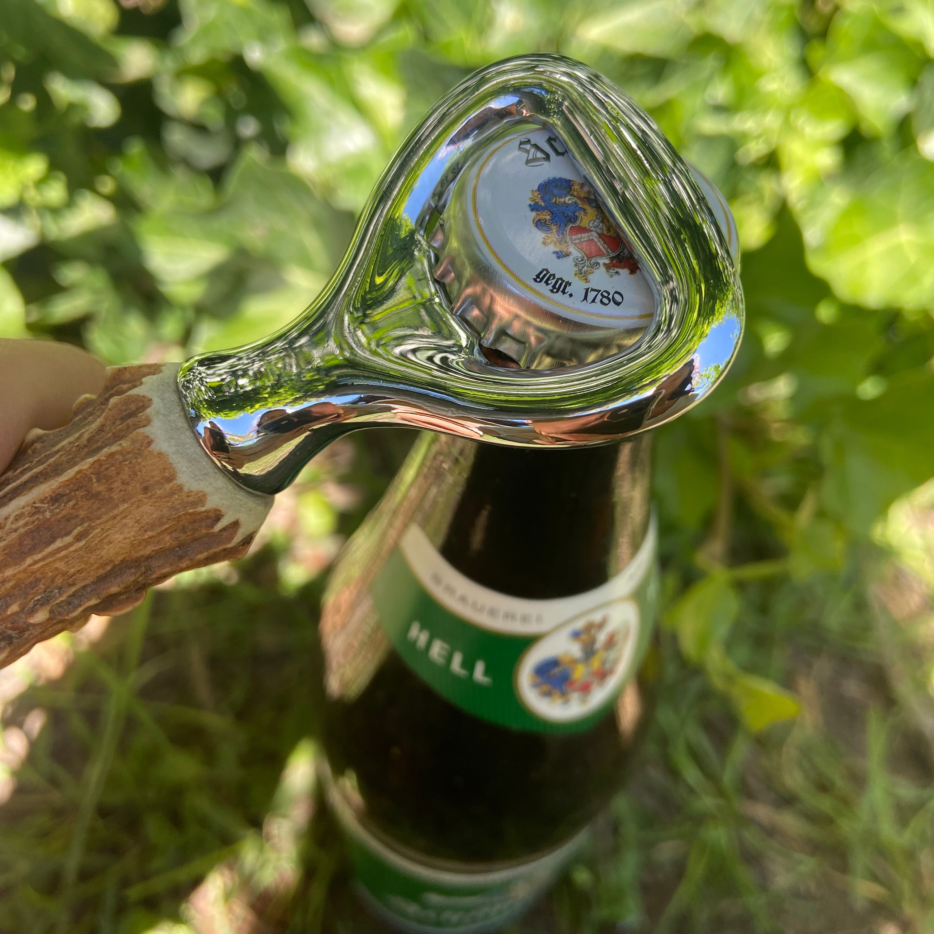 Schönramer Bier mit Geweihflaschenöffner