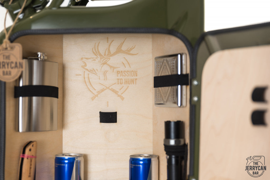 Männerhandtasche mal anders - Die Minibar für echte Jäger