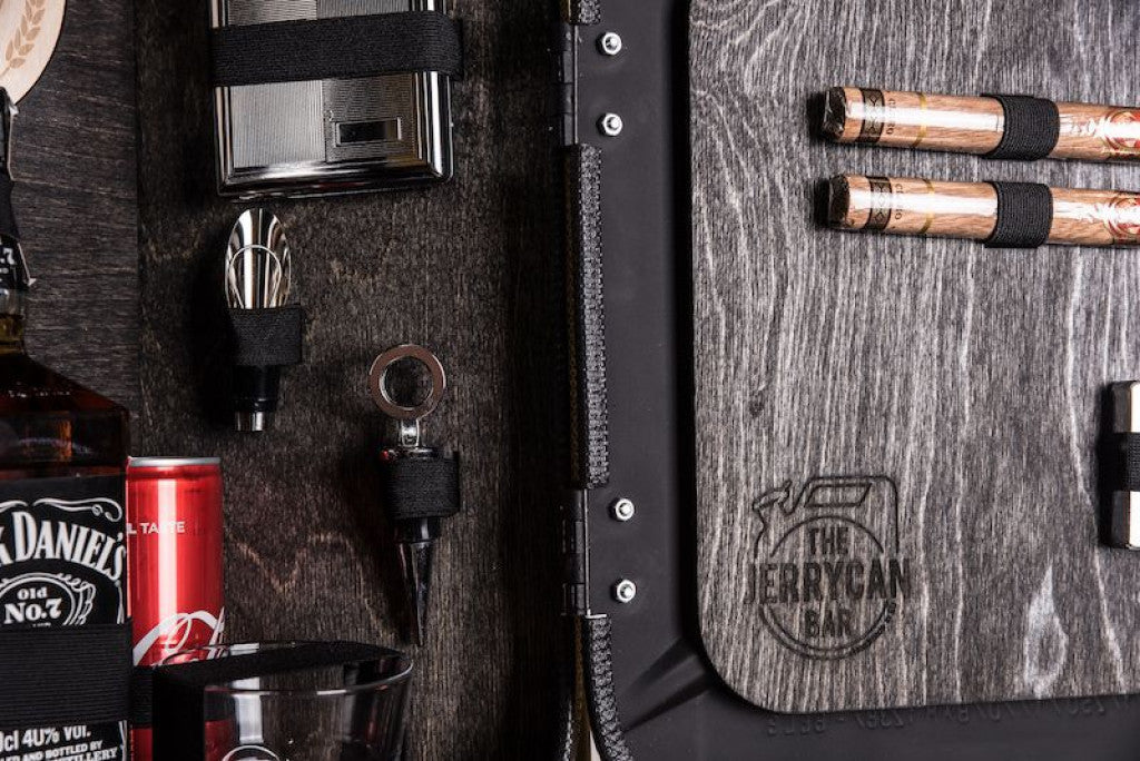 Männerhandtasche mal anders -Real Man Black Edition- Die Minibar für echte Kerle