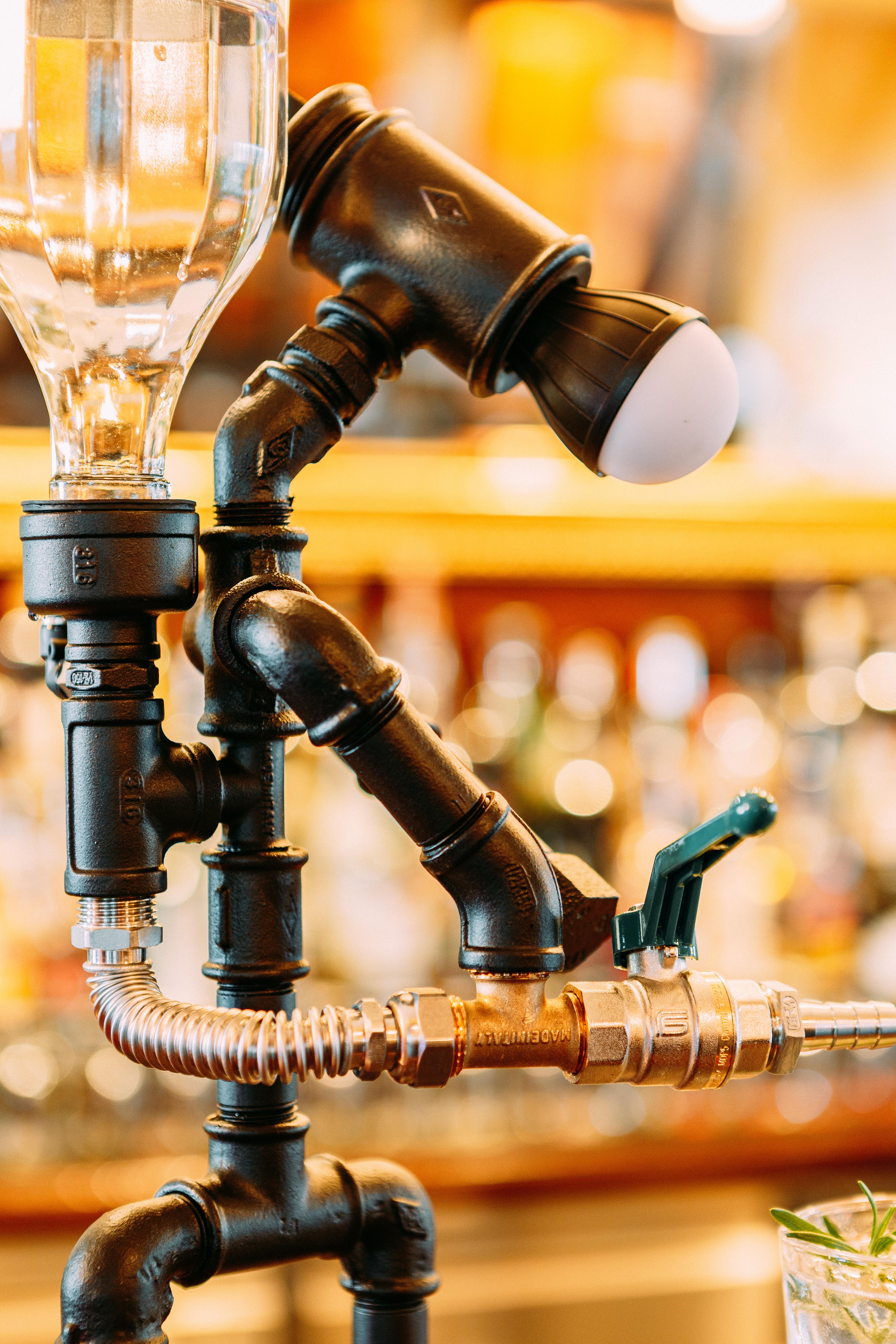 Feuerwehrmann Feuerwehr Getränkespender Spirituosen Schnaps Whisky Rum Grappa